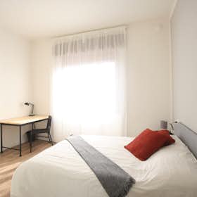 Private room for rent for €430 per month in Modena, Via Giuseppe Soli