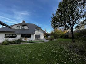 House for rent for €6,300 per month in Gräfelfing, Am Forst