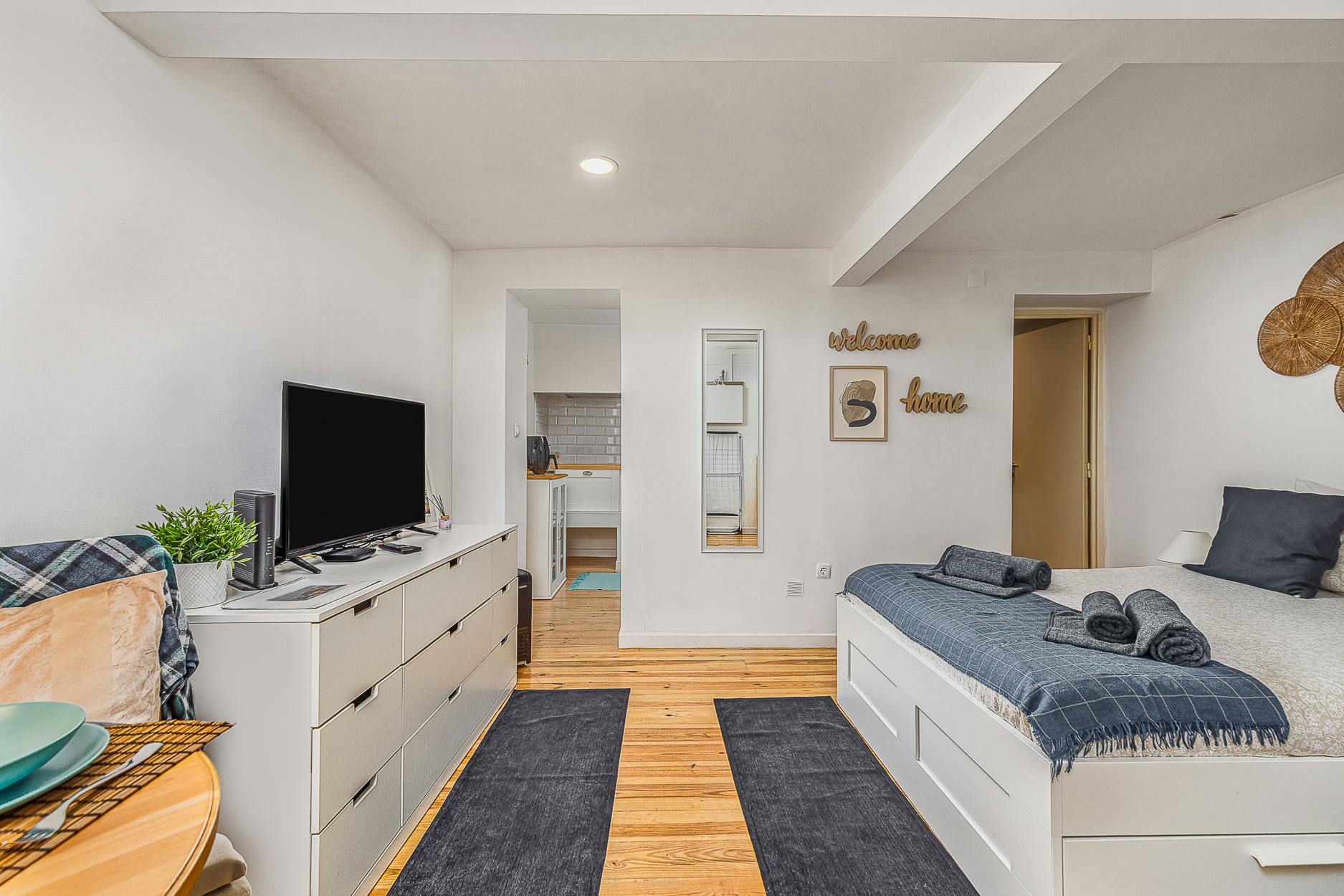 Studio for rent for €1,350 per month in Lisbon, Travessa do Terreirinho