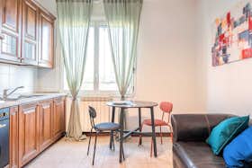 Apartment for rent for €1,498 per month in Milan, Viale dell'Innovazione