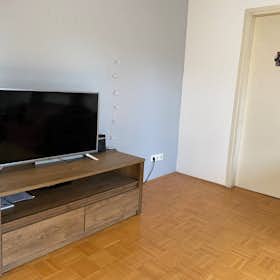 Shared room for rent for €390 per month in Ljubljana, Rozmanova ulica