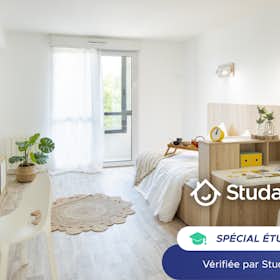 Private room for rent for €672 per month in Bordeaux, Rue de la Pelouse de Douet