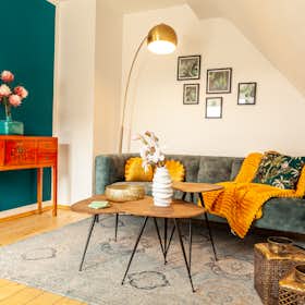 Appartement te huur voor € 2.500 per maand in Leimen, Johannes-Reidel-Straße
