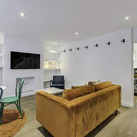 公寓 正在以 £3,502 的月租出租，其位于 London, Ferndale Road