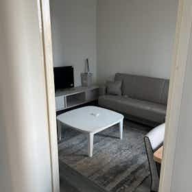 Apartment for rent for €1,500 per month in Enschede, Hengelosestraat