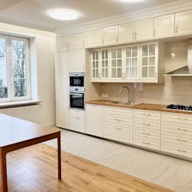 Apartment for rent for €2,000 per month in Warsaw, ulica Artura Grottgera