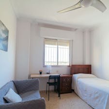 WG-Zimmer for rent for 330 € per month in Sevilla, Avenida de la Mujer Trabajadora