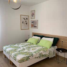 Appartement te huur voor € 1.200 per maand in Udine, Via Paolo Sarpi