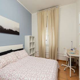 Private room for rent for €825 per month in Bologna, Via Benedetto Cairoli
