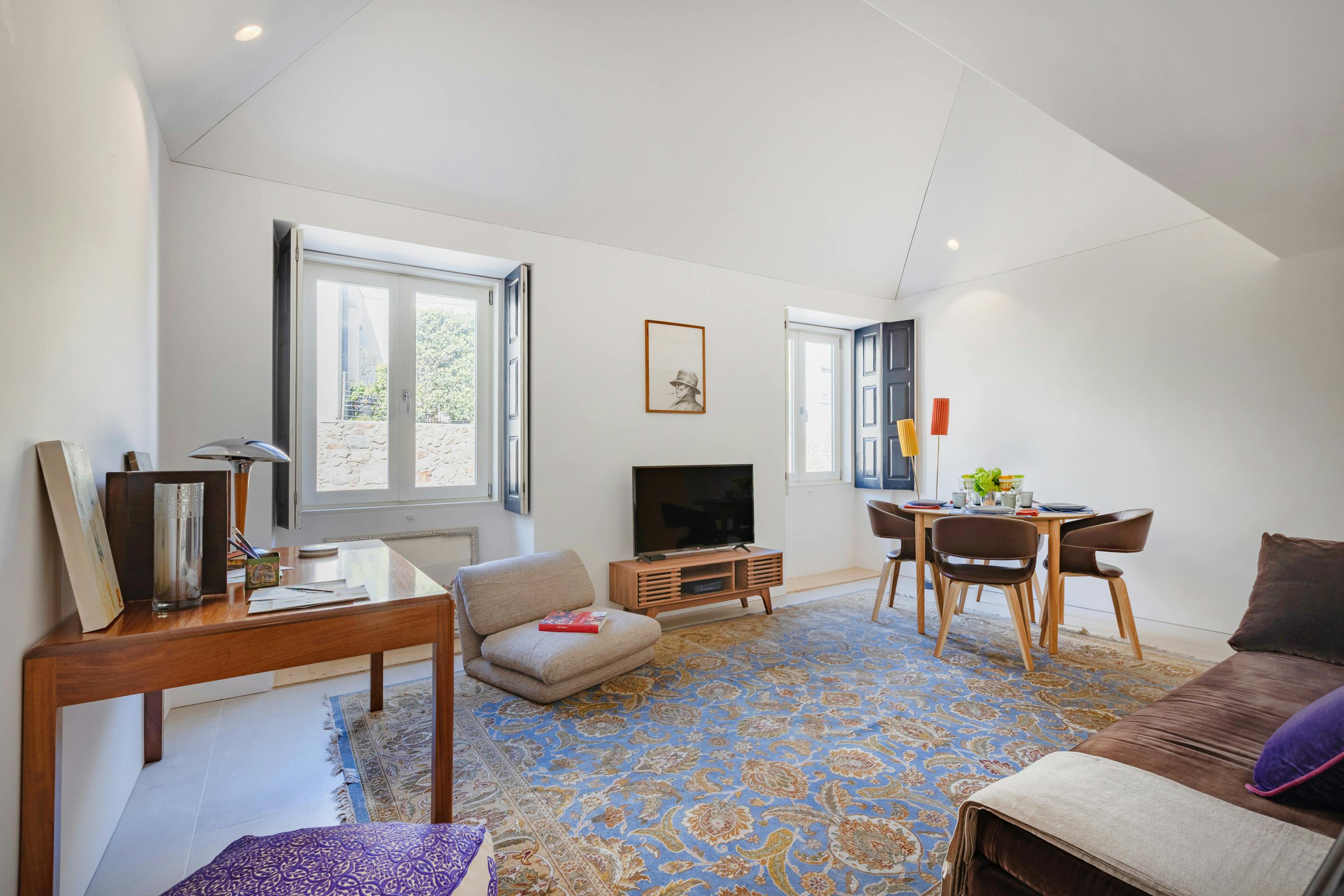 Apartment for rent for €4,280 per month in Porto, Rua da Senhora da Luz