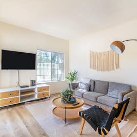 Apartamento para alugar por $7,172 por mês em Oak Park, Indian Oak Ln