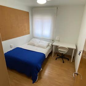Private room for rent for €320 per month in Murcia, Calle Santa Rita