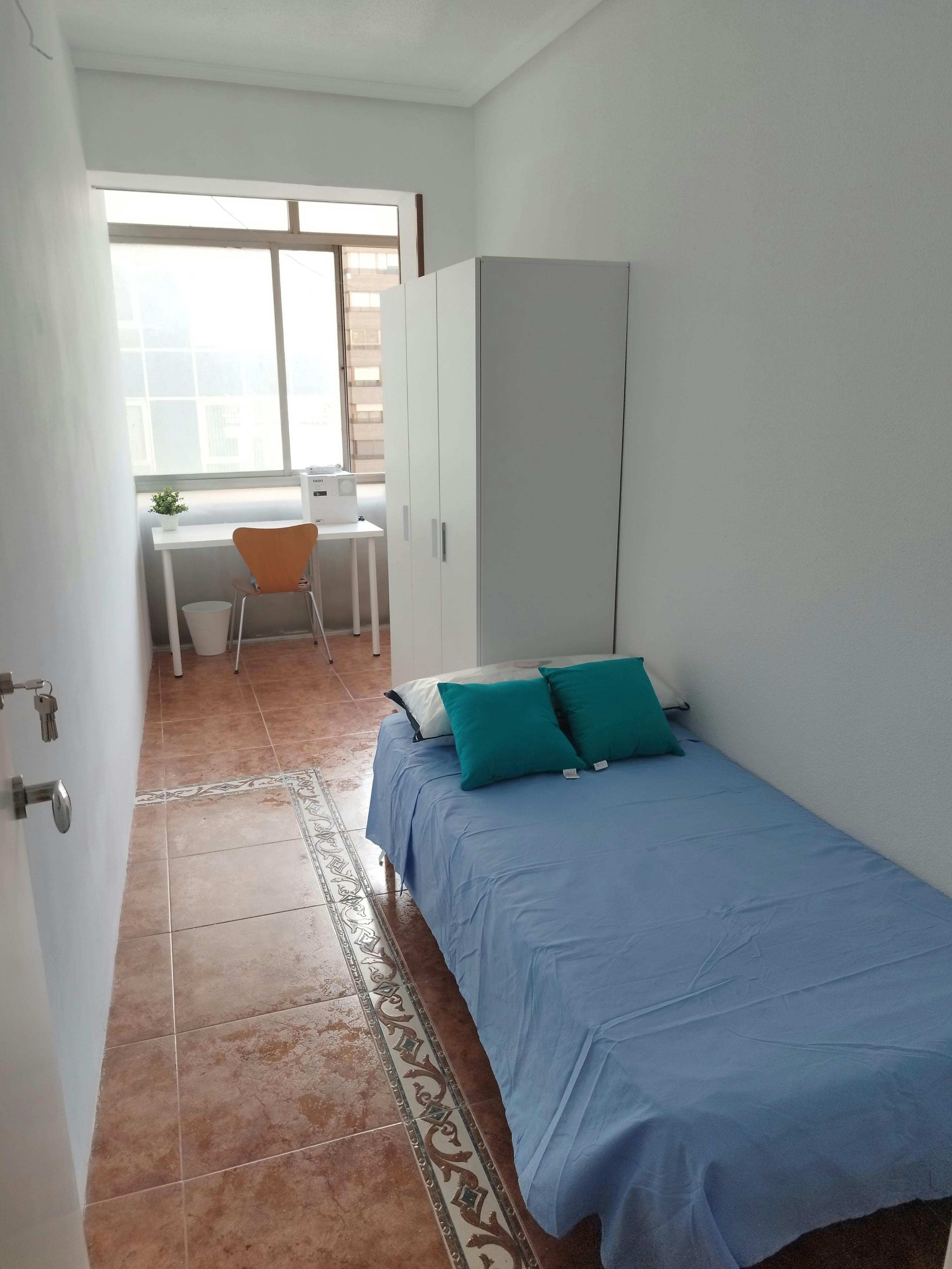 Private room for rent for €320 per month in Murcia, Gran Vía Escultor Francisco Salcillo