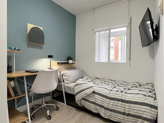 Private room in Calle de San Dacio, Madrid (1487317) room image 1