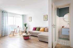 Apartment for rent for €4,000 per month in Lisbon, Rua Angelina Vidal