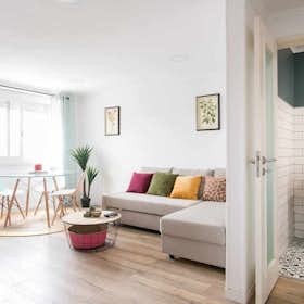 Apartment for rent for €4,000 per month in Lisbon, Rua Angelina Vidal
