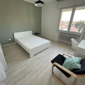 私人房间 正在以 €550 的月租出租，其位于 Padova, Via Giovanni Paisiello