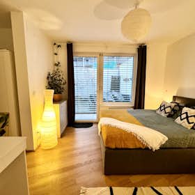Apartment for rent for €1,700 per month in Vienna, Am Hauptbahnhof