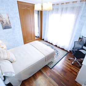 Habitación privada en alquiler por 535 € al mes en Bilbao, Luzarra kalea