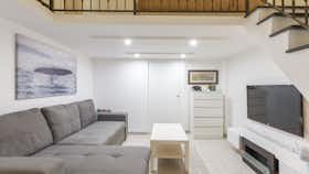 Apartment for rent for €1,400 per month in Naples, Via Battistello Caracciolo