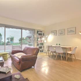 Apartment for rent for €3,180 per month in Paris, Rue de Charenton