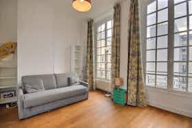 Studio for rent for €1,308 per month in Paris, Rue des Barres