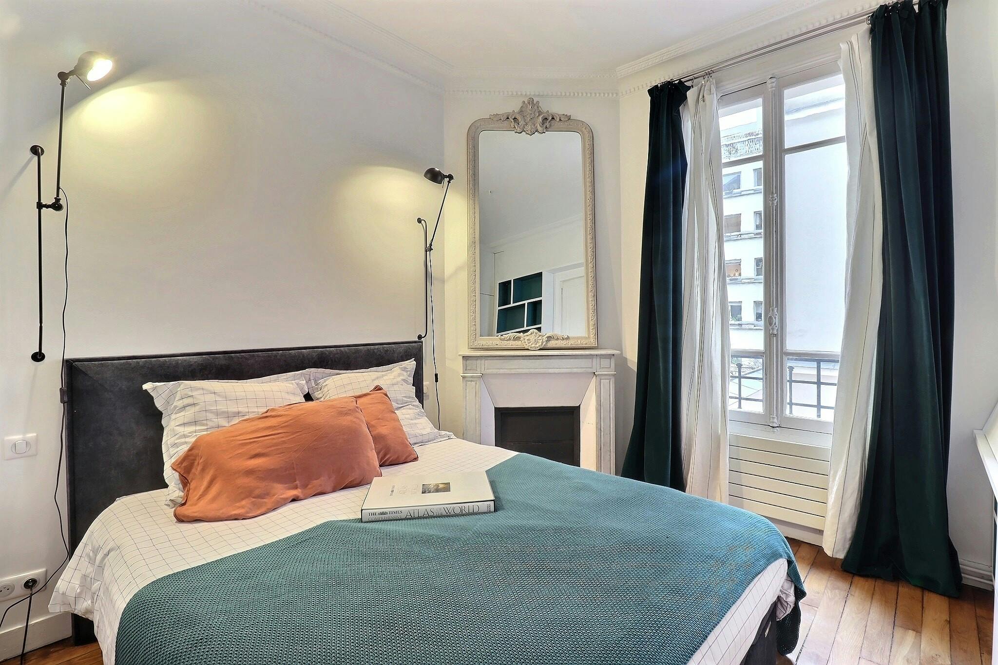 Apartment for rent for €1,802 per month in Paris, Rue Etienne Jodelle