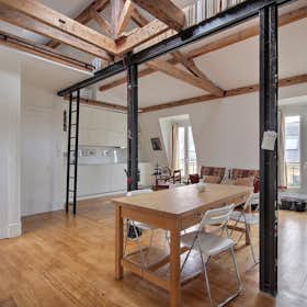 Studio for rent for €2,149 per month in Paris, Rue Nicolas Charlet