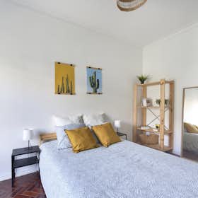 Private room for rent for €90 per month in Lisbon, Avenida Almirante Reis
