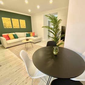 Apartment for rent for €4,000 per month in Lisbon, Rua Cidade de Manchester