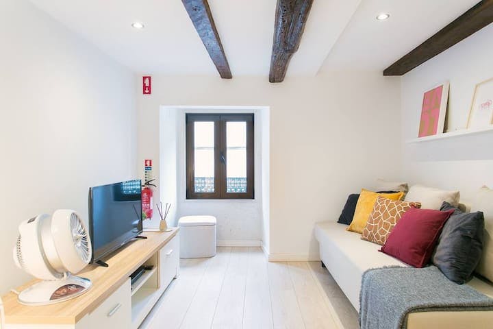 Apartment for rent for €4,000 per month in Lisbon, Rua do Passadiço