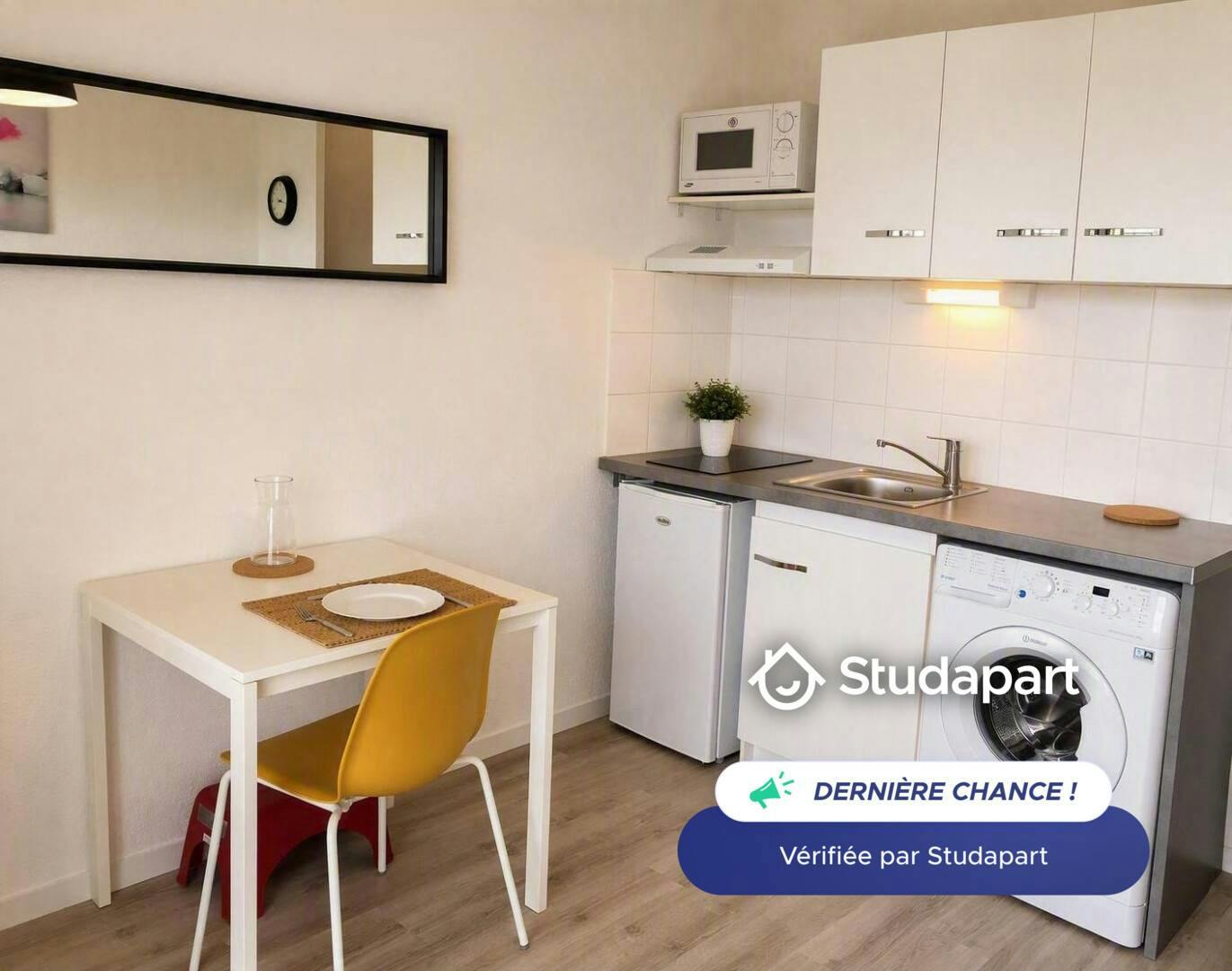Apartamento para alugar por € 480 por mês em Cholet, Rue Alphonse Darmaillacq