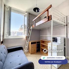 Lägenhet att hyra för 420 € i månaden i Rouen, Rue d'Ernemont