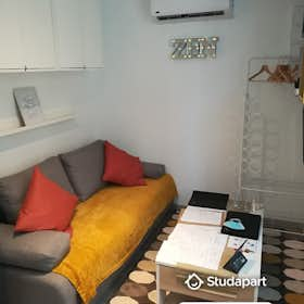 Apartment for rent for €550 per month in Ronchin, Rue Anatole France