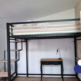 Appartamento in affitto a 620 € al mese a Niort, Rue du 24 Février