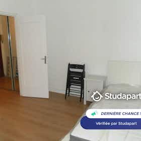 Квартира сдается в аренду за 720 € в месяц в Versailles, Rue Henri Simon