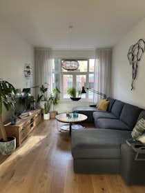 公寓 正在以 €2,400 的月租出租，其位于 Schiedam, Professor Kamerlingh Onneslaan