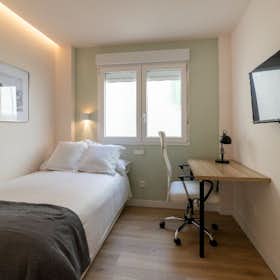 Private room for rent for €625 per month in Valencia, Avinguda del Cardenal Benlloch
