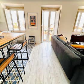 Apartment for rent for €4,000 per month in Lisbon, Beco da Verónica