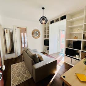 Apartment for rent for €4,000 per month in Lisbon, Travessa da Espera