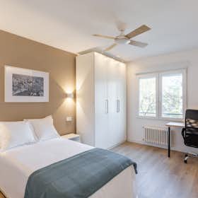 Приватна кімната за оренду для 625 EUR на місяць у Pamplona, Calle del Río Salado
