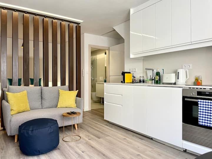 Apartment for rent for €4,000 per month in Seixal, Rua Doutor Miguel Bombarda