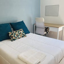 Private room for rent for €445 per month in Salamanca, Calle de la Esperanza