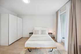 Apartment for rent for €1,250 per month in Frankfurt am Main, Klüberstraße