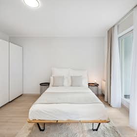 Wohnung zu mieten für 1.420 € pro Monat in Frankfurt am Main, Klüberstraße