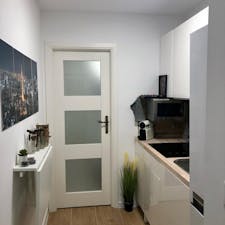 Private room for rent for PLN 1,987 per month in Warsaw, ulica Chodecka
