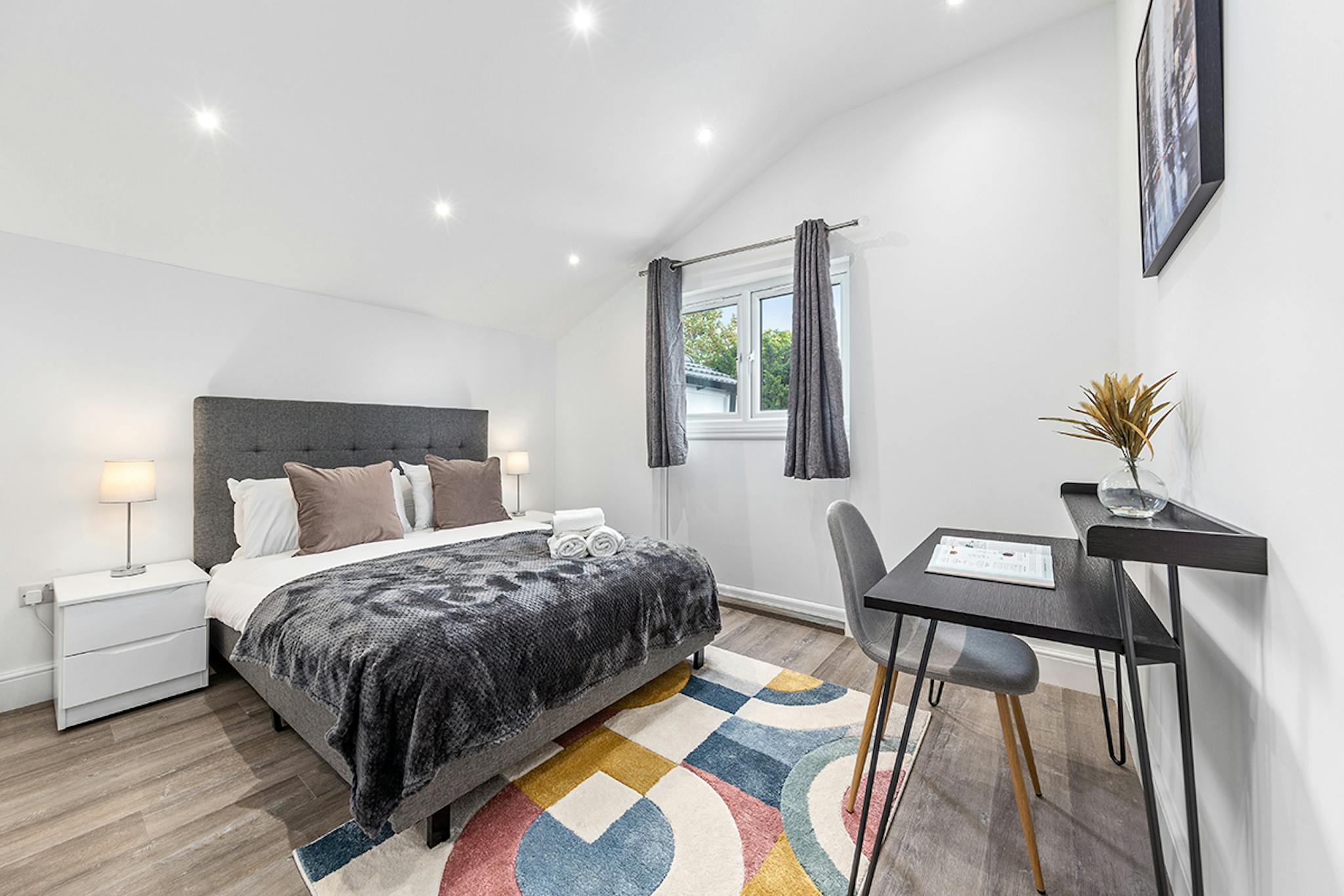 Station Road, London preview