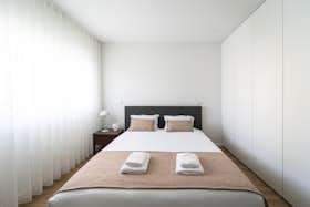 Квартира сдается в аренду за 1 305 € в месяц в Braga, Rua Nova do Couteiro