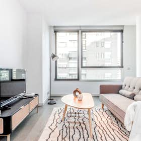 Apartment for rent for €2,200 per month in Madrid, Paseo de la Castellana