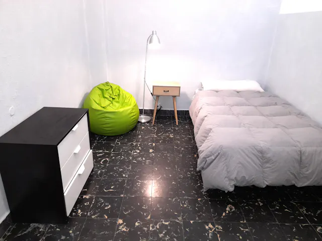 Private room in Carrer Pervindre, Valencia (1488003) room image 1